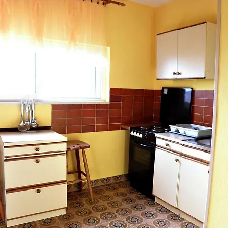 Gorda - 50m From Apartman Zára